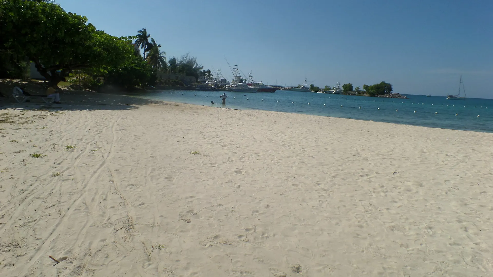 Апартаменты Island Breeze Studio Hotel Ocho Rios