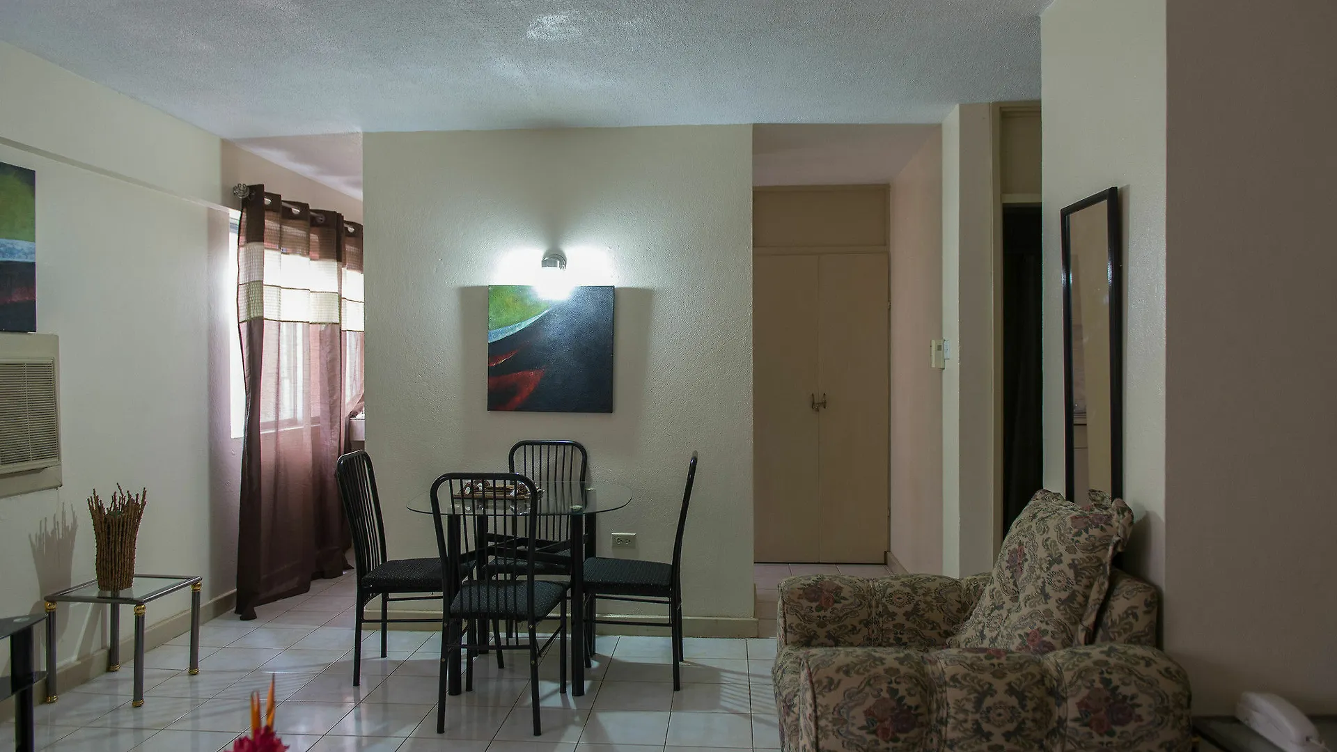 Апартаменты Island Breeze Studio Hotel Ocho Rios